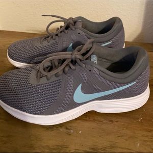 Women’s Nike sneakers